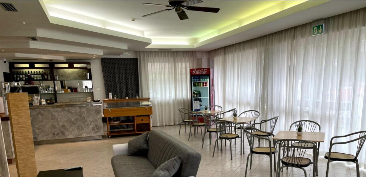 Hotel Franca Misano Adriatico Extérieur photo