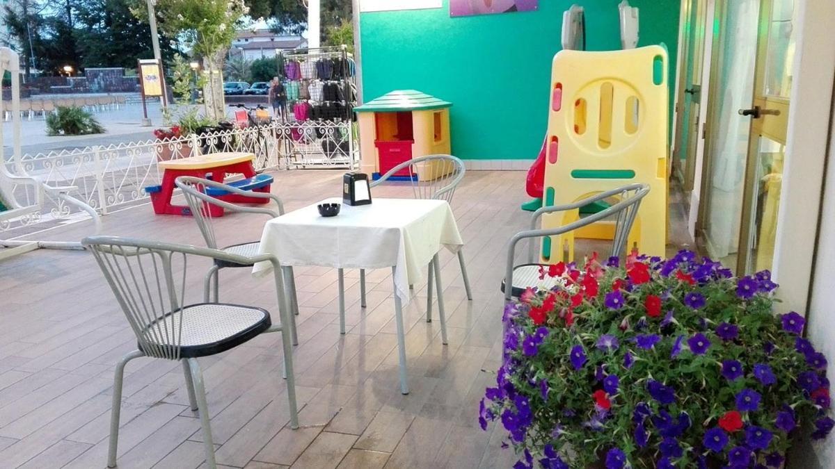 Hotel Franca Misano Adriatico Extérieur photo