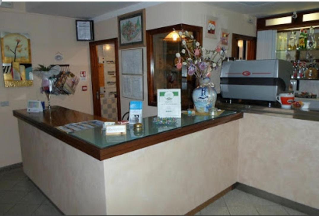 Hotel Franca Misano Adriatico Extérieur photo